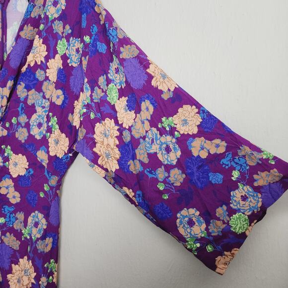 SMYTHE Violet Floral Front Twist Kimono Sleeve Midi Dress - Picture 9 of 16